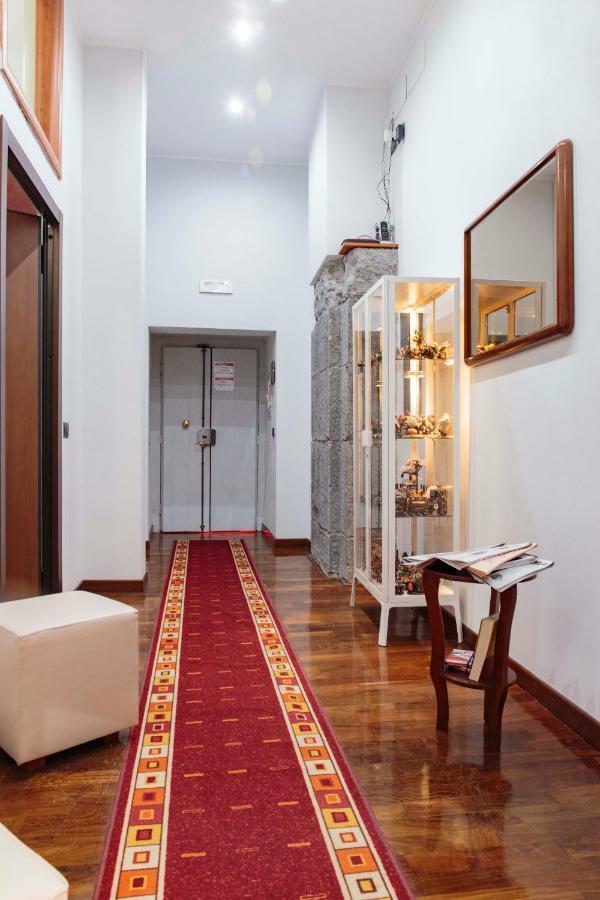 Palazzo Carafa Della Spina Room And Apartment Napoli Bagian luar foto